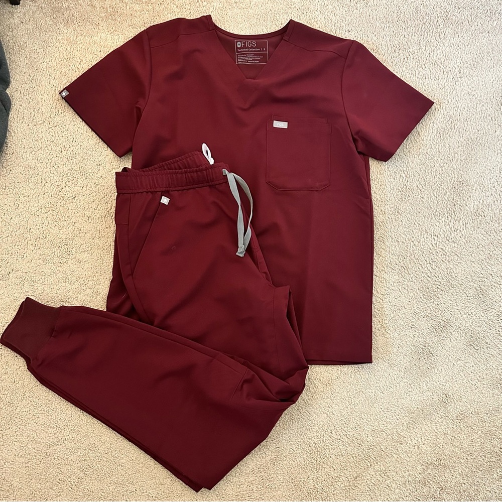 FIGS Burgundy Scrub Set